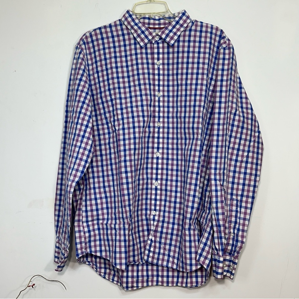 Good threads, long sleeve, button-down men’s shirt